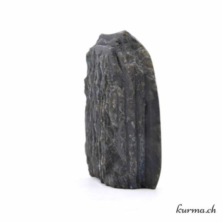 Menhir Labradorite 1-2 poli- Nº14264.3-4 disponible dans la boutique en ligne Kûrma. Votre magasin de pierre et minéraux en suisse