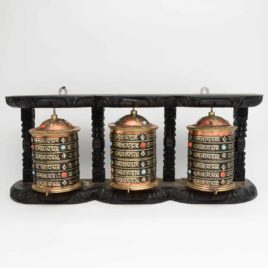 Moulin à prières tibétain mural - 17x41x11cm - N°4769.1 • Moulin Mural N°4769.1 1160gr 17x41x11cm 1 Moulin à prières tibétain mural – 17x41x11cm – N°4769.1