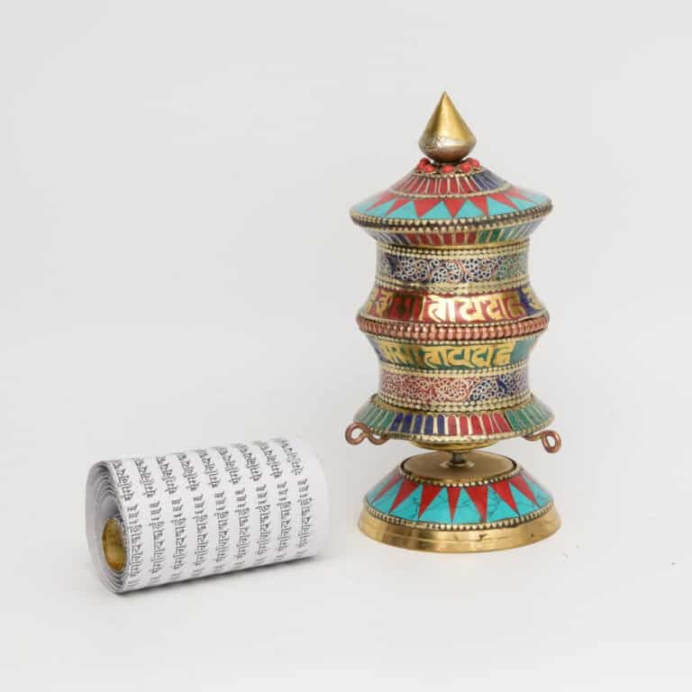 Drapeau à Prières Tibétain Aum – 7x6 Cm, Inscription Om Mani Padme Hum, #6183