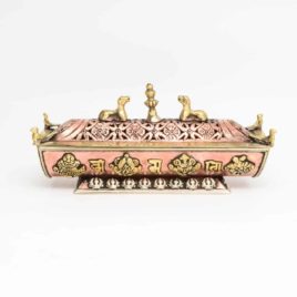 Porte-encens népalais - Boite en métal -20cm - N°4757.1 • Porte encens boite en métal N°4757.1 290gr 20x6x9cm 3 Porte-encens népalais – Boite en métal -20cm – N°4757.1