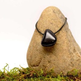 Shungite en pendentif - N°5304.2 • Shungite pendentif 5304.2 2 Shungite en pendentif
