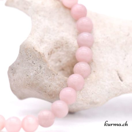 Acheter Bracelet Aragonite Rose 6mm - N°15332-3 dans la boutique en ligne Kûrma. Spécialisé dans des pierres de qualité directement importer depuis les artisans lapidaires.