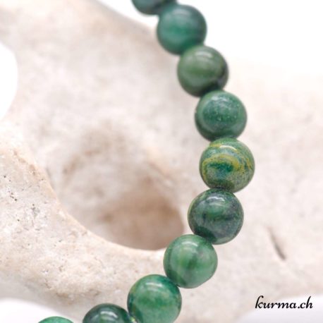 Acheter Bracelet Jade d'Afrique 6mm - N°15337-2 dans la boutique en ligne Kûrma. Spécialisé dans des pierres de qualité directement importer depuis les artisans lapidaires.