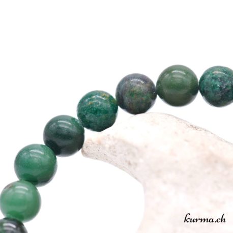 Acheter Bracelet Jade d'Afrique 6mm - N°15337-3 dans la boutique en ligne Kûrma. Spécialisé dans des pierres de qualité directement importer depuis les artisans lapidaires.