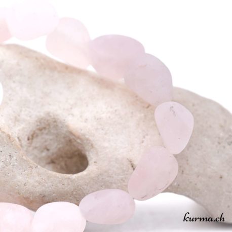 Acheter Bracelet Quartz Rose Nuggets - N°15349-2 dans la boutique en ligne Kûrma. Spécialisé dans des pierres de qualité directement importer depuis les artisans lapidaires.