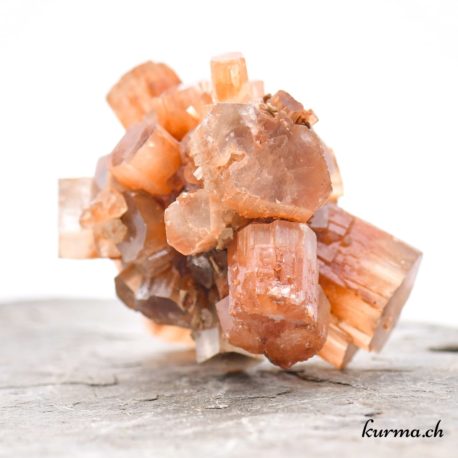 Minéraux Aragonite - N°7842.10-3 disponible dans la boutique en ligne Kûrma. Votre magasin de minéraux naturels en suisse romande