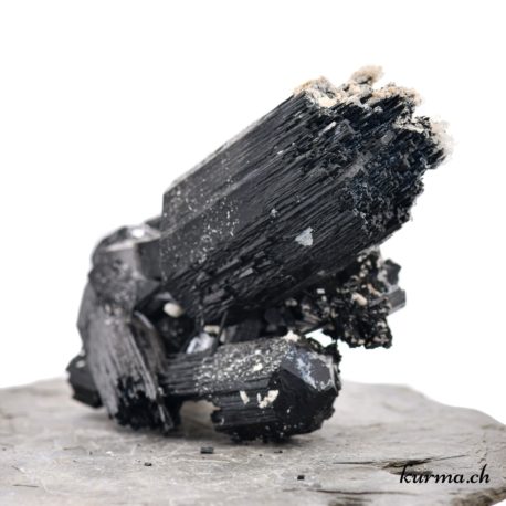 Minéraux Tourmaline noire du Brésil - N°7395.2-3 disponible dans la boutique en ligne Kûrma. Votre magasin de minéraux naturels en suisse romande