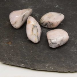 Kunzite - Pierre roulée 3cm à 3.5cm - N°7877.3 • Kunzite N°7877.3 17gr 25 3cm 2 kunzite roulée acheter Suisse