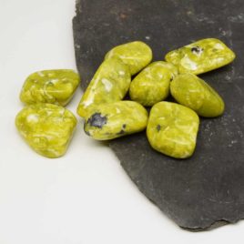 Lizardite ”Jade Norvégienne” – Pierre roulée 2cm à 3cm – N°5149.1