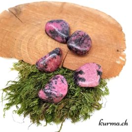 Rhodonite de Tanzanie - Pierre roulée 3.5cm à 4.5cm - N°8233.1 • Rhodonite Pierre roulee 8233.1 1 Rhodonite de Tanzanie – Pierre roulée 3.5cm à 4.5cm – N°8233.1