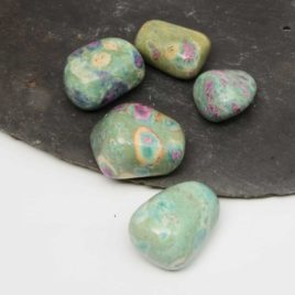 Rubis Fuchsite - Pierre roulée 3.5cm à 4cm - N°6930.2 • Rubis Fuchsite N°6930.1 35gr 3.5 4cm 4 Rubis Fuchsite – Pierre roulée 3.5cm à 4cm – N°6930.2