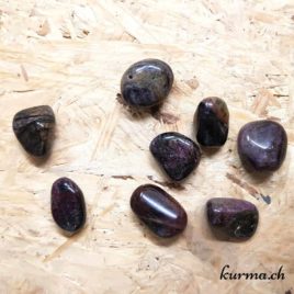 Tourmaline Violette - Pierre roulée 2cm à 2.5cm - N°8446.2 • Tourmaline violette Pierre roulee 8446 04 Tourmaline Violette – Pierre roulée 2cm à 2.5cm – N°8446.2