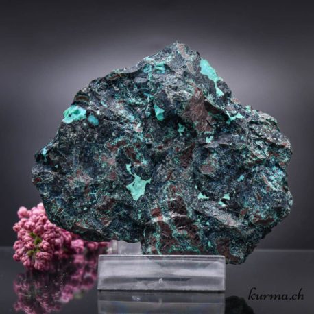 Minéraux Chrysocolle-1 disponible dans la boutique en ligne Kûrma. Votre magasin de pierre et minéraux en suisse