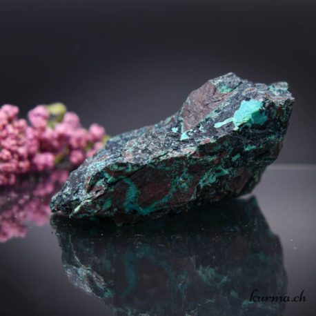 Minéraux Chrysocolle-7 disponible dans la boutique en ligne Kûrma. Votre magasin de pierre et minéraux en suisse