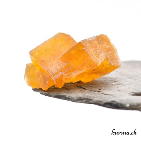 Minéraux Fluorite Jaune Cristallisée - 50gr - N°8007.2-4 disponible dans la boutique en ligne Kûrma. Votre magasin de minéraux naturels en suisse romande