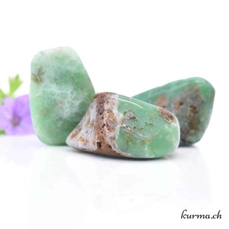 Pierre Roulée Chrysoprase L-1 disponible dans la boutique en ligne Kûrma. Votre magasin de pierre et minéraux en suisse