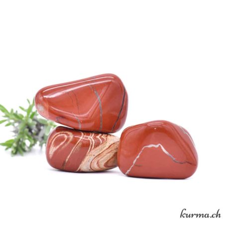 Pierre Roulée Jaspe Rouge Jumbo M-1 disponible dans la boutique en ligne Kûrma. Votre magasin de pierre et minéraux en suisse