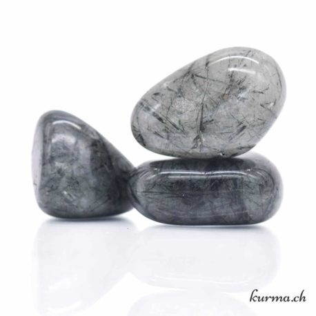 Pierre Roulée Quartz Actinolite L- Nº6926.006-11 disponible dans la boutique en ligne Kûrma. Votre magasin de pierre et minéraux en suisse