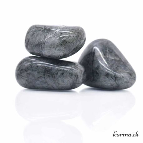 Pierre Roulée Quartz Actinolite L- Nº6926.006-21 disponible dans la boutique en ligne Kûrma. Votre magasin de pierre et minéraux en suisse