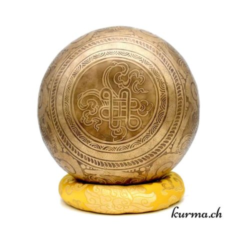 Kurma boutique de bols tibétains en suisse, vente en boutique à Fontainemelon, Neuchâtel, ou online, en ligne dans toute l’Europe. Bols chantants de qualités choisis sur place  fabriqués au Tibet par des artisans tibétains.