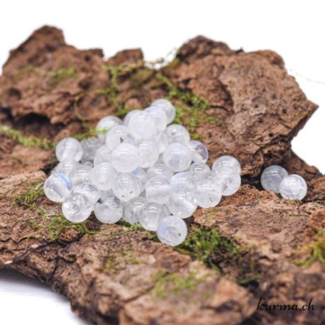 Perle Labradorite Blanche 4.5-5mm 3 disponible dans la boutique en ligne Kûrma. Votre magasin de pierre et minéraux en suisse