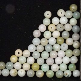 Jade de Birmanie - Perles 6-6,5mm - N°8166 • Jade de brimanie 6 65mm 8166 Perles en Jade