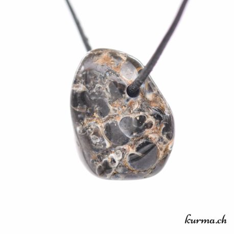 Pendentif Agate Turitelle - N°7312.6-1 disponible dans la boutique en ligne. Kûrma ta boutique Suisse de pendentifs en pierre naturelles.