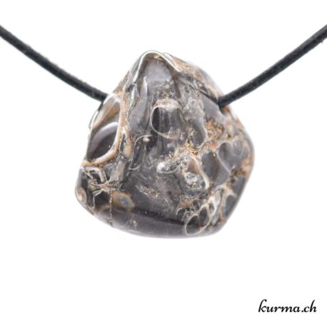 Pendentif Agate Turitelle - N°7312.6-2 disponible dans la boutique en ligne. Kûrma ta boutique Suisse de pendentifs en pierre naturelles.