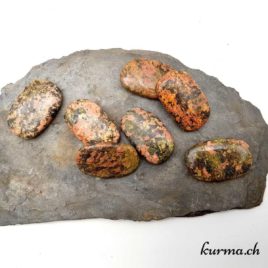 Unakite - Galet - 4.5 à 5cm - N°7322 • Galet Unikite 7322 2 Galet-Unikite