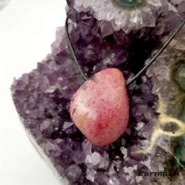 Rhodonite - Pendentif en pierre percée - N°7119.1 • Rhodonite pendentif 7119.1 2 Rhodonite pendentif