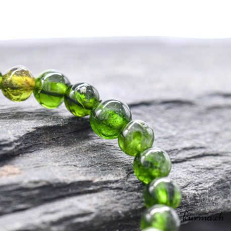 Bracelet Diopside 5mm - N°9058-3 disponible dans la boutique en ligne Kûrma. Votre magasin de pierre et minéraux en suisse