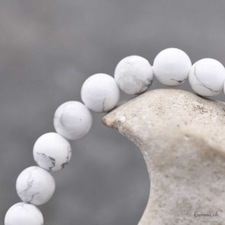 Acheter Bracelet Howlite Blanche 6mm - N°16840.170-3 dans la boutique en ligne Kûrma. Magasin suisse de pierre de qualité.