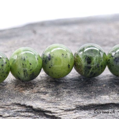 Bracelet Jade du Canada 8mm Foncé - N°9016-2 disponible dans la boutique en ligne Kûrma. Votre magasin de pierre et minéraux en suisse