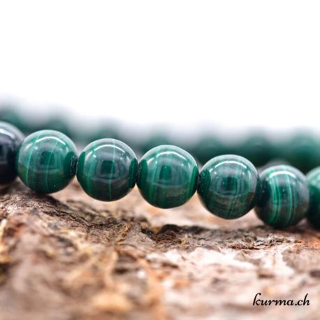 Bracelet Malachite 8mm C - Nº 12880.3 disponible dans la boutique en ligne Kûrma. Votre Magasin de lithothérapie Suisse en ligne.