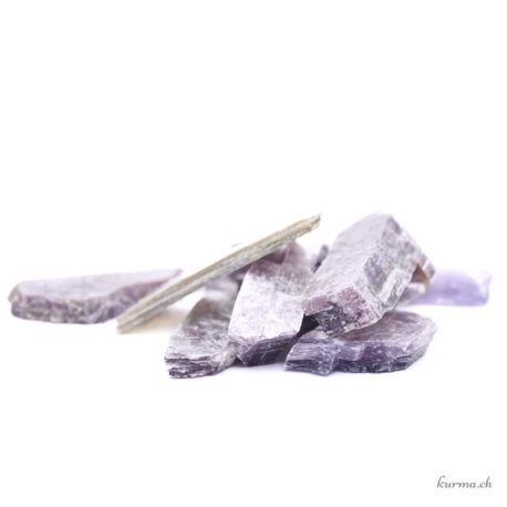 Acheter Lépidolite fin 4-5cm XS - N°16917.3-2 dans la boutique en ligne Kûrma. Magasin suisse de pierre de qualité.