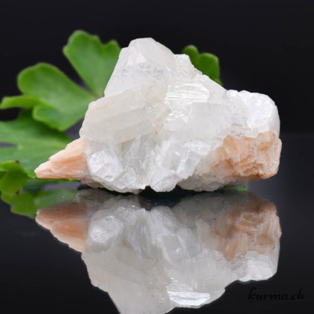 Minéraux Apophyllite Blanche et Stilbite- Nº14782-21 disponible dans la boutique en ligne Kûrma. Votre magasin de pierre et minéraux en suisse