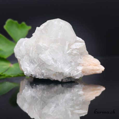 Minéraux Apophyllite Blanche et Stilbite- Nº14782-31 disponible dans la boutique en ligne Kûrma. Votre magasin de pierre et minéraux en suisse