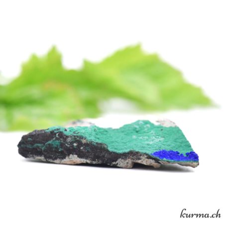 Minéraux Malachite Azurite-31 disponible dans la boutique en ligne Kûrma. Votre magasin de pierre et minéraux en suisse