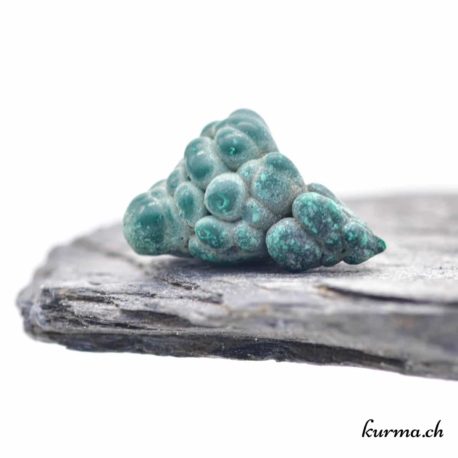 Minéraux Malachite Cristalisée - N°4925.6.3 disponible dans la boutique en ligne Kûrma. Votre Magasin de lithothérapie Suisse en ligne.