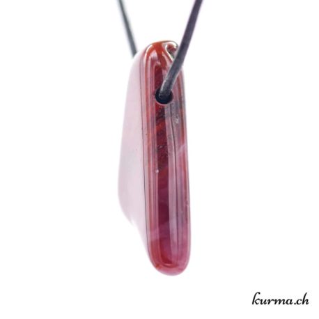 Pendentif Calcédoine Rouge - N°11784.4-2 disponible dans la boutique en ligne Kûrma. Votre Magasin de lithothérapie Suisse en ligne.