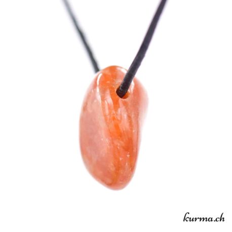 Pendentif Calcite Orange - N°5834.3-2 disponible dans la boutique en ligne Kûrma. Votre Magasin de lithothérapie Suisse en ligne.