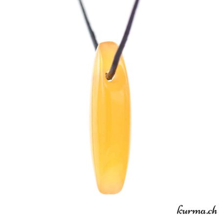 Pendentif Calcite Orange Ovale Alongée - N°8732.5-2 disponible dans la boutique en ligne Kûrma. Votre Magasin de lithothérapie Suisse en ligne.