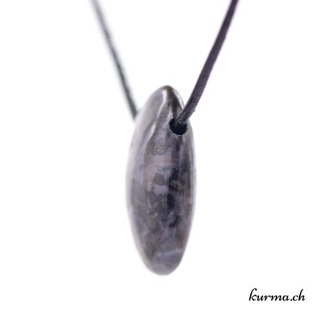 Pendentif Gabbro ''Merlinite'' - N°10267.3-2 disponible dans la boutique en ligne Kûrma. Votre Magasin de lithothérapie Suisse en ligne.