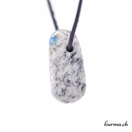 Pendentif Jaspe K2 - Azurite & Granite - N°10528.4-2 disponible dans la boutique en ligne Kûrma. Votre Magasin de lithothérapie Suisse en ligne.