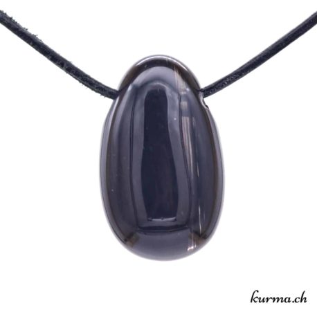 Pendentif Obsidienne Lamelle - N°8057.6-1 disponible dans la boutique en ligne Kûrma. Votre Magasin de lithothérapie Suisse en ligne.