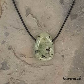 Prehnite - Pendentif N° 7754.1 • pierre percee prehnite 7754.1 3 Prehnite pendentif