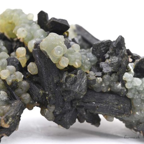 Acheter Préhnite sur Epidote - N°7782.1-7 dans la boutique en ligne Kûrma. Magasin suisse de pierre de qualité.