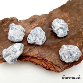 Calcite bleue - Pierre brute de poche – 4 à 4.5cm – N°8388 • Calcite bleue Pierre brute de poche 83881 Calcite bleue – Pierre brute de poche – 4 à 4.5cm – N°8388