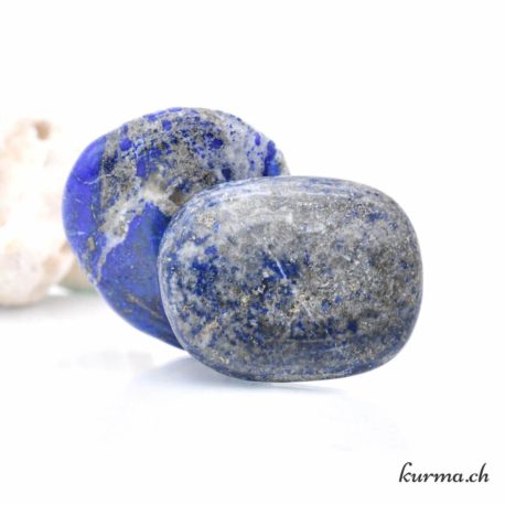 Galet Lapis Lazuli 4.5-5cm - Nº8654.1-2 disponible dans la boutique en ligne Kûrma. Votre magasin de pierre et minéraux en suisse