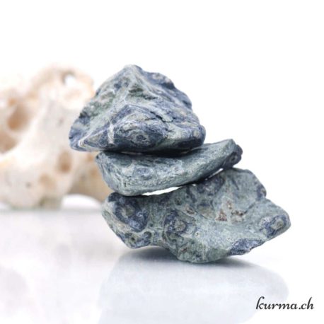 Pierre brut Eldarite M - Nº7453.5-1 disponible dans la boutique en ligne Kûrma. Votre magasin de pierre et minéraux en suisse